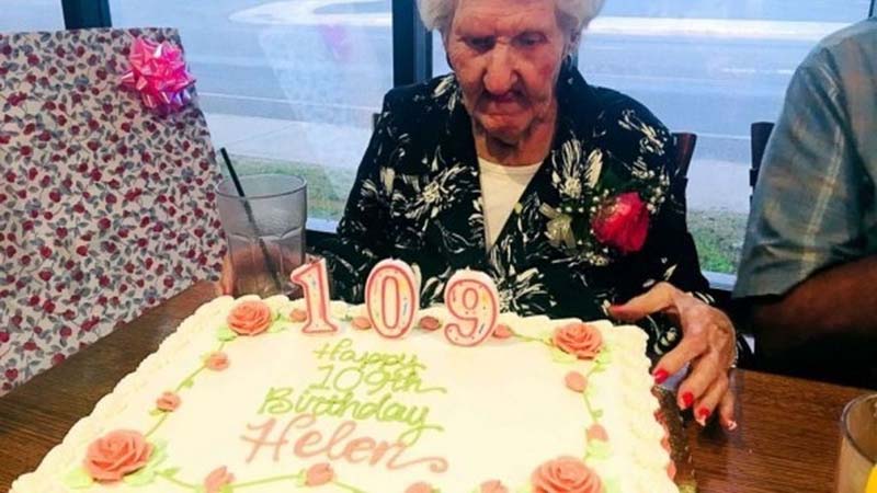 A restaurant gave a discount to 109-year-old woman --- and ended up owing her money