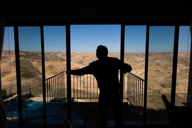 Airbnb slammed for offering stunning rooms with a (biblical) view in 'greater Israel' suburbs





