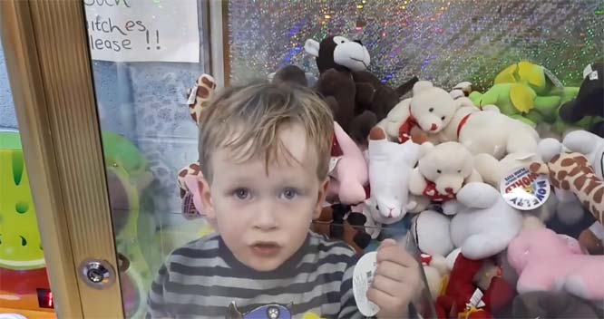  Because maybe you need a laugh: This 3-year-old gets into everything, including an arcade toy machine
