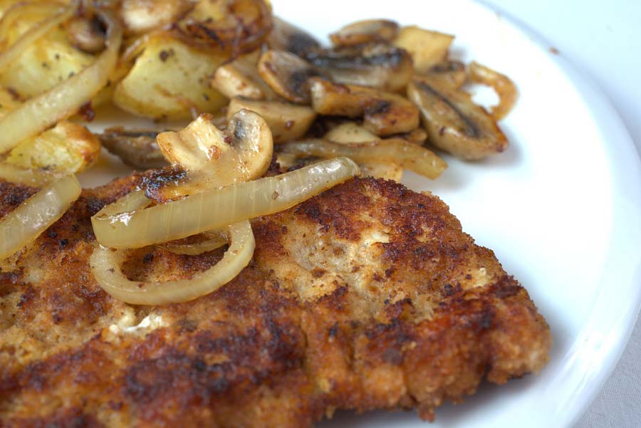 Need a golden brown chicken schnitzel that's crispy without being greasy? This is it
	
	
