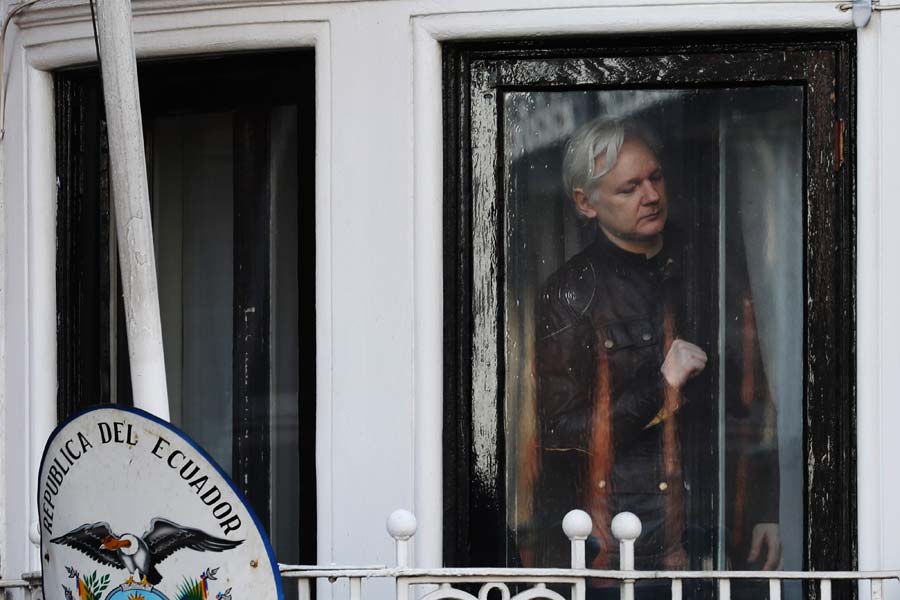German hacker offers rare look inside secretive world of Julian Assange, WikiLeaks
	