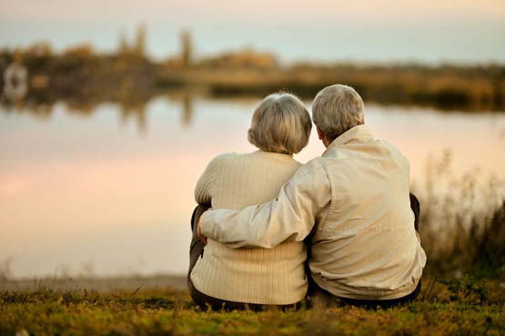 19 habits of adorable elderly couples